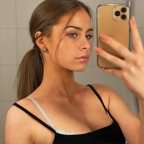 Kim Sara star nudes picture