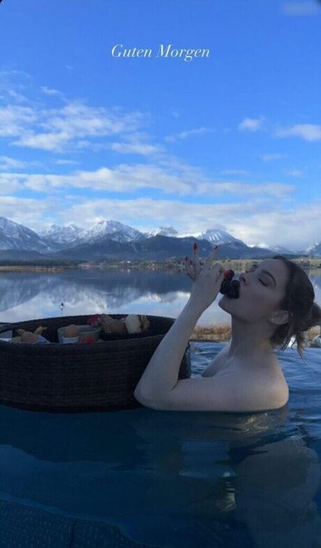 Kim Sara nice pornstar photo