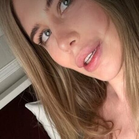 Angel Phub model images