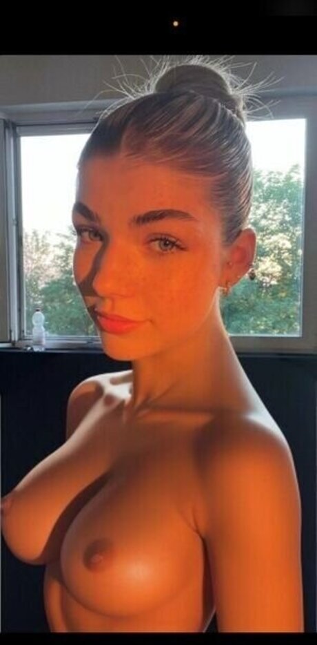 Facialize Me nice model gallery