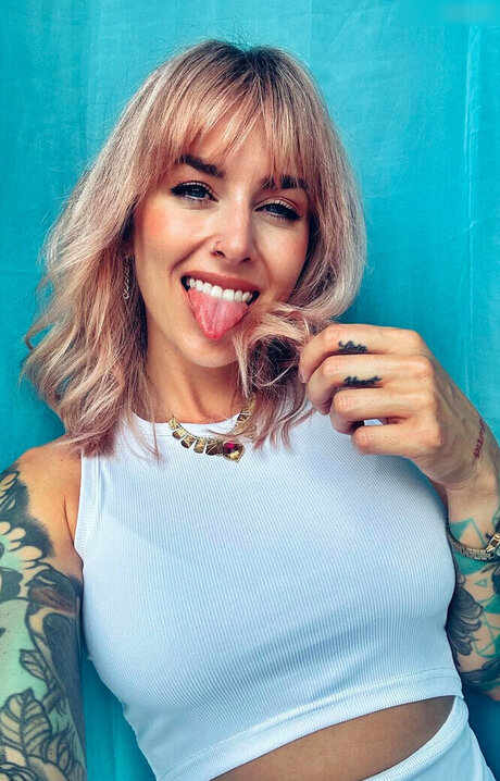 Facialize Me model picture