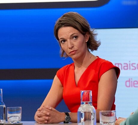 Facialize Me pornstar art img