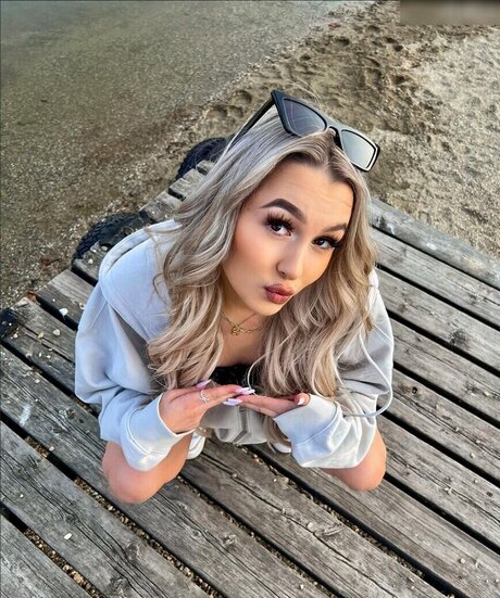 Facialize Me exclusive model archive