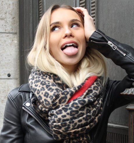 Facialize Me pornstar free img