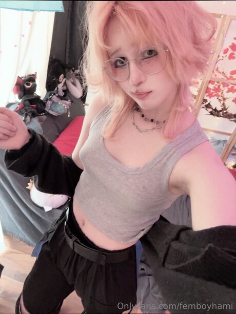 Femboyhami nice model image