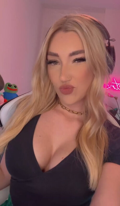 Starletnova pornstar exclusive images