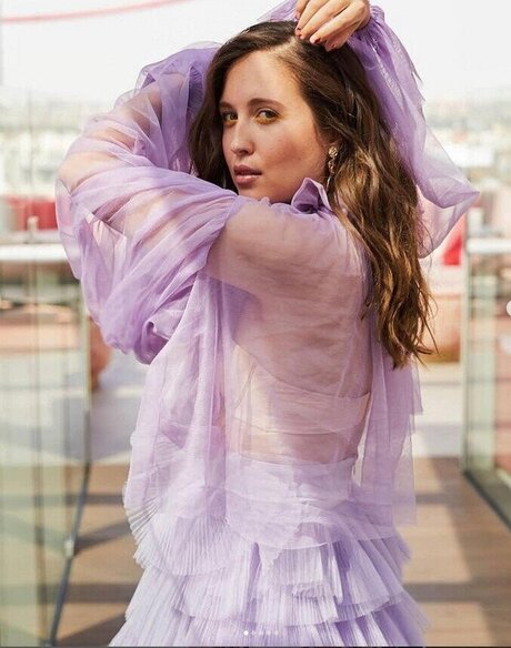 Alice Merton nice actress gallery