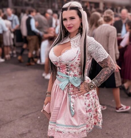 Lyn k44 pornstar sexy photo