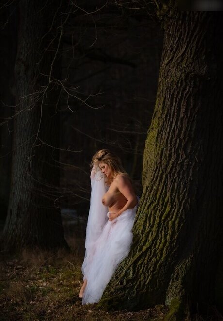 Cold Angel nude pornstar pic