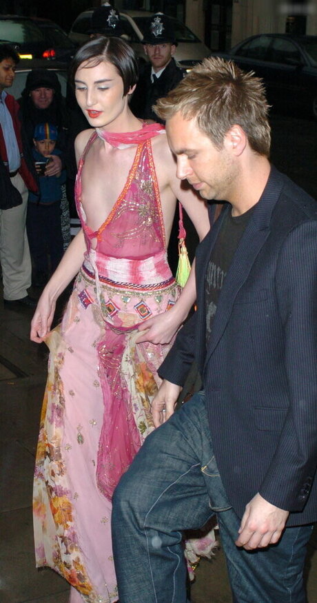 OOPS International sexy actress img