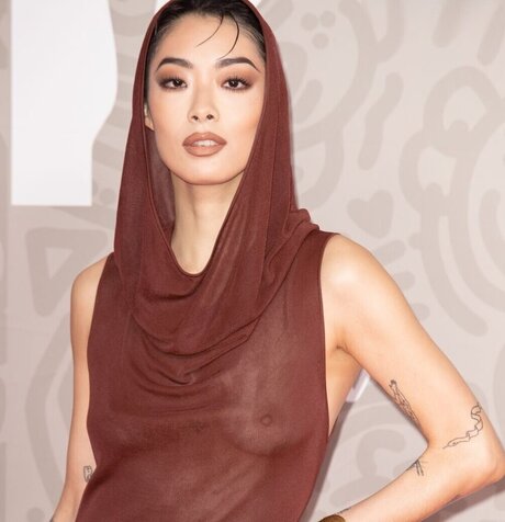 OOPS International model top pictures