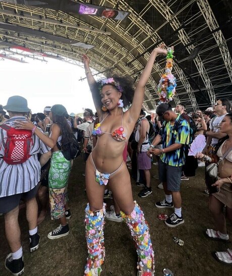 veondremitchell hot model images