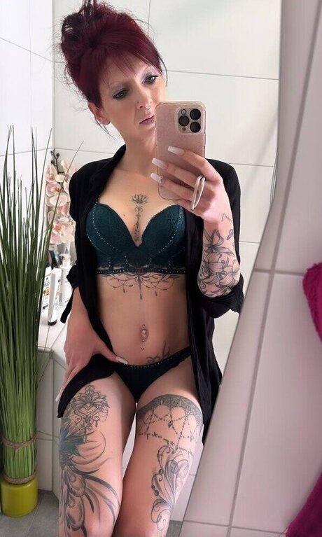 Nicole Anna model xxx image