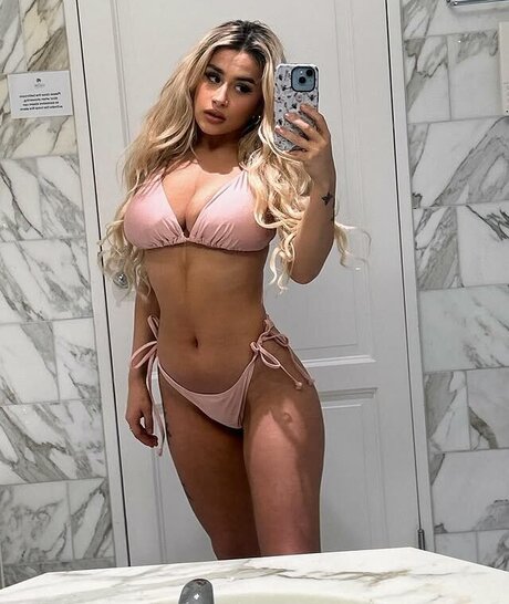 Kelsey Connors hd model gallery