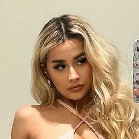 Kelsey Connors model adult image