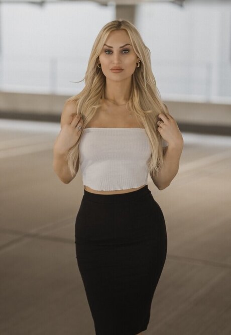 Giulie Hope Santana model nudes images