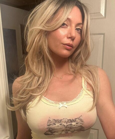 Theoreticalresearch model beautiful pic