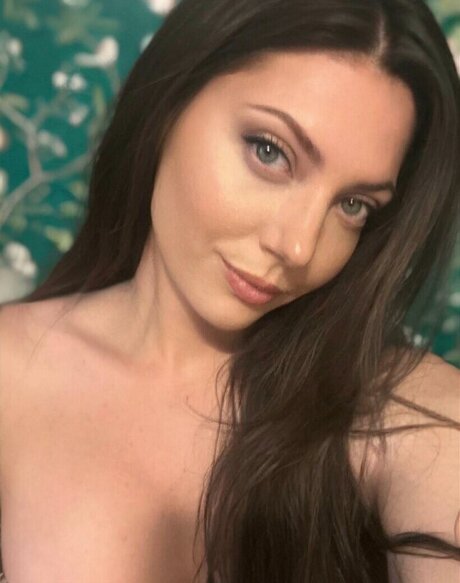 Theoreticalresearch sexy actress img