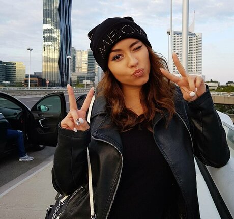 Bunnygirl beautiful star archive