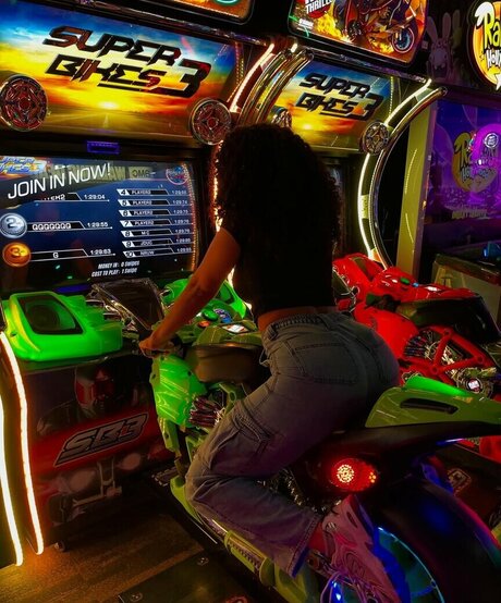 Jaidyn Felicetti art star archive