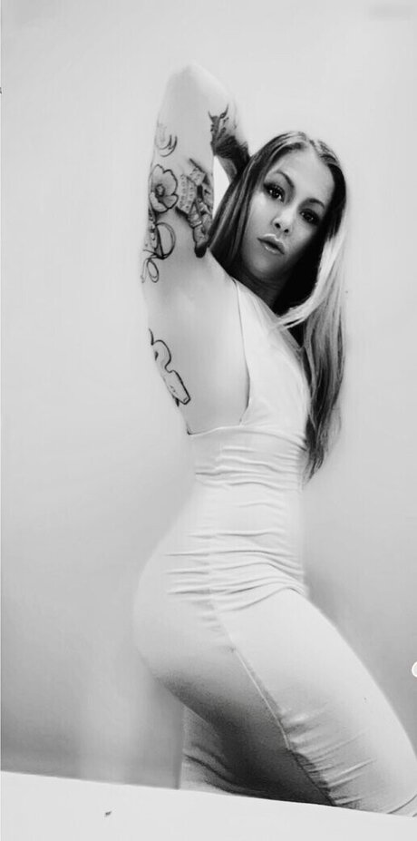 Leah Luv model erotic image