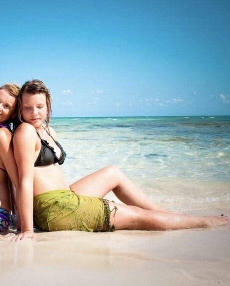 Notsoerudite hot actress img