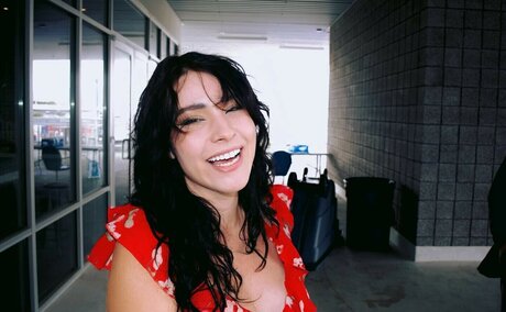 Notsoerudite model erotic image