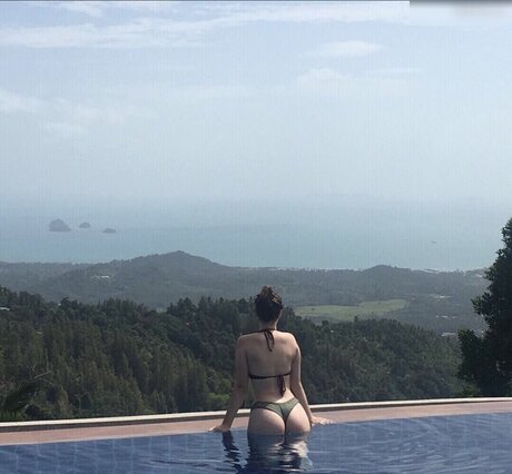 Larissaxra Profile pic