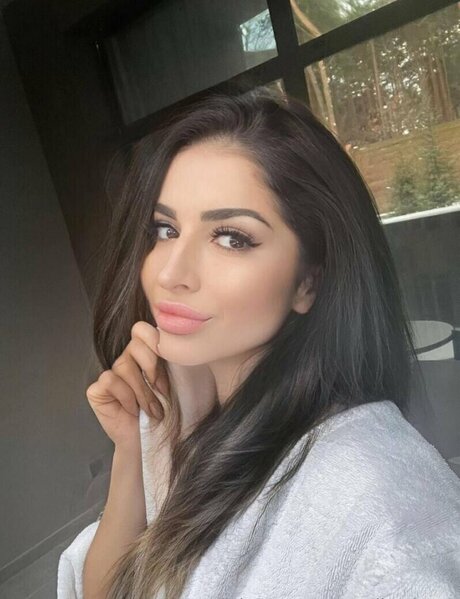 Caroline ASMR pornstar erotic galleries