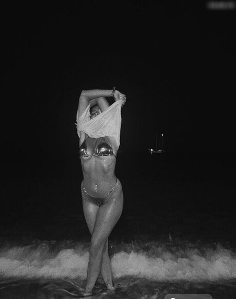 Nikelein naked star pic