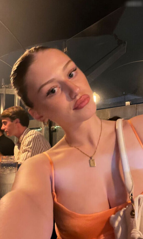 Yana Clare naked model gallery