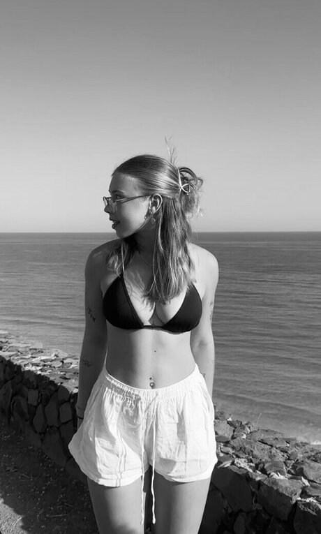 celinajoyy erotic star img