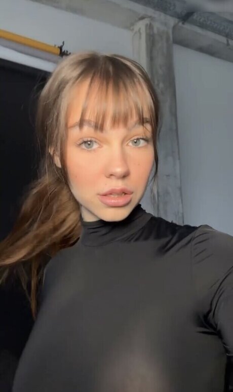 Tizeax hd actress gallery