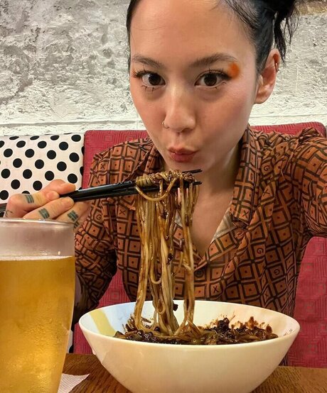 Japanese Breakfast nice model photos