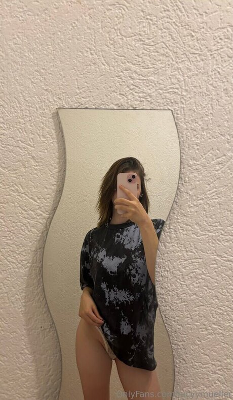 Lucy M ller model exclusive pictures