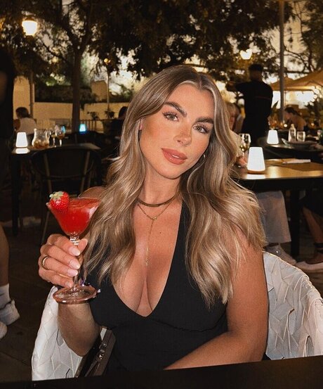 hairy girls onlyfans porn image