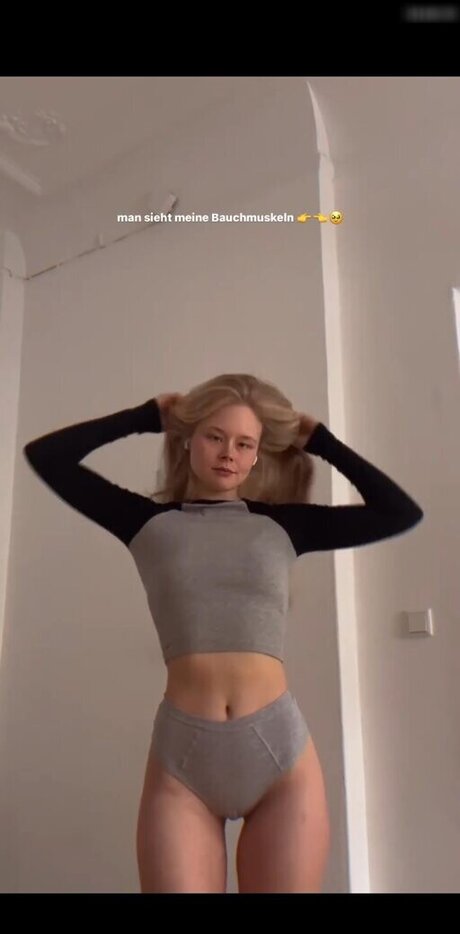 Marieejoan model nude pictures