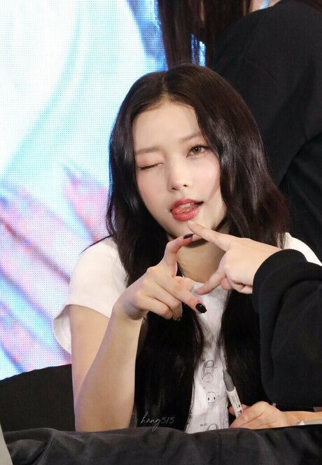 Haerin high quality pornstar image