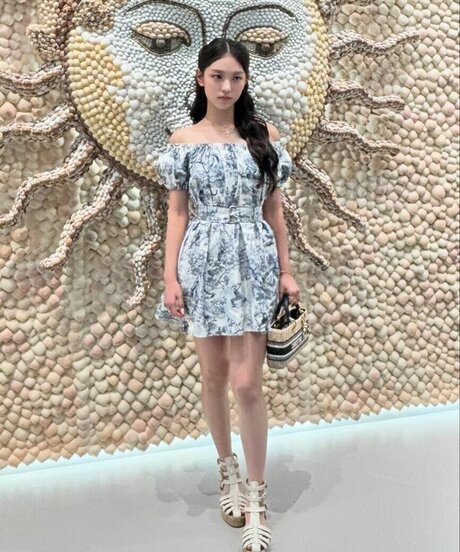 Haerin nudes model pictures