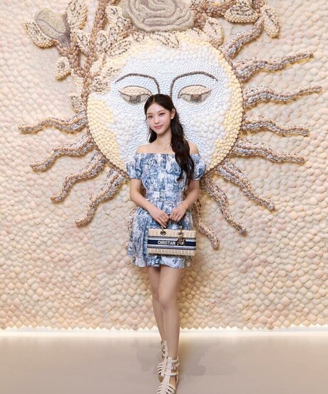 Haerin top star pictures