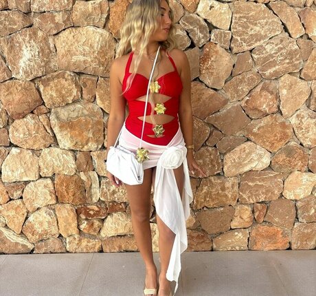 Rosie McClelland star hd photo