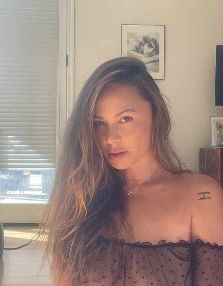 realmoonbloodgood model hot gallery