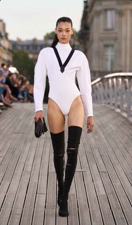 Mika Schneider exclusive model pic