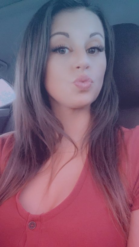 Lauralie hot star pic