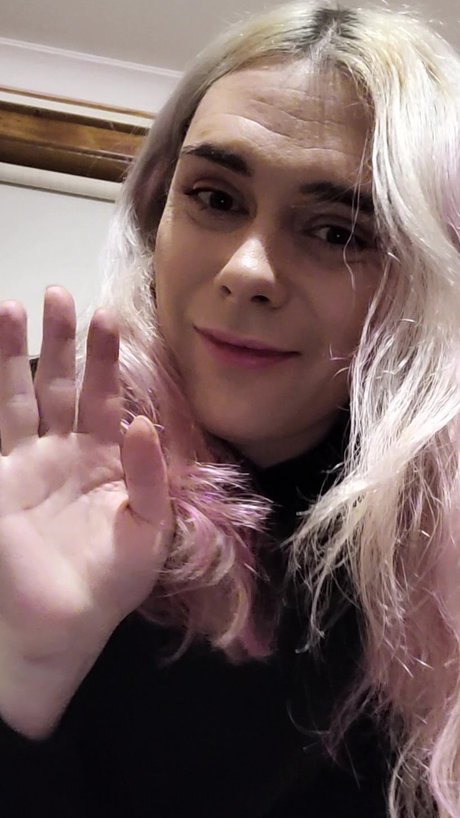 Laura Coxx free actress pictures