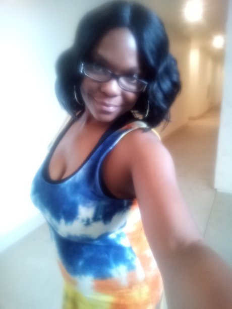 Lady Sarah pornstar free gallery