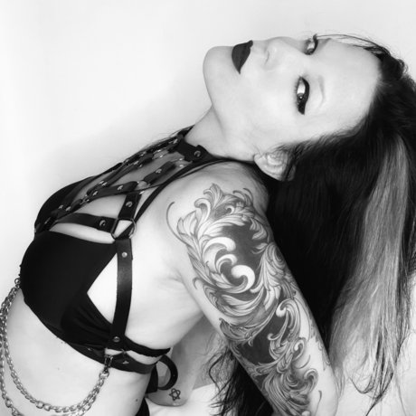 Lady of the Seven Moons pornstar erotic photos