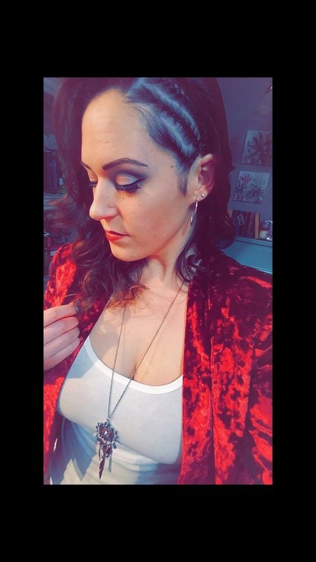 Lady Hourglass star best archive