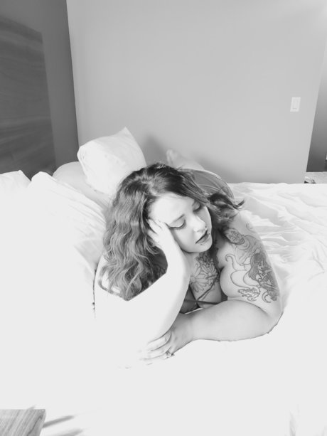 Ladybrat666 pornstar nude photos