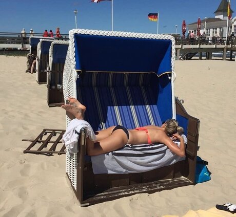 DFB Damen free model gallery